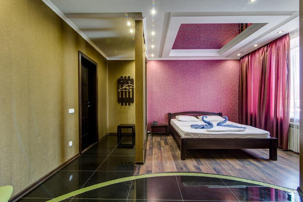 Bansay Hotel Dnjepropetovsk Buitenkant foto
